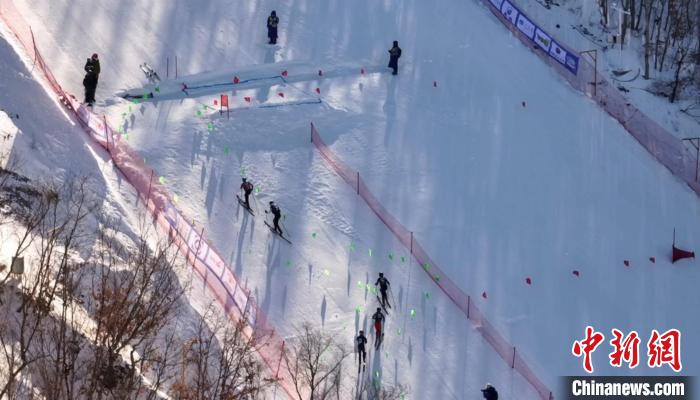 十四冬滑雪登山混合接力赛完赛吉林队摘金