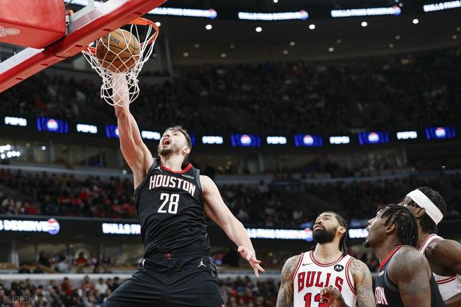 文班亚马26+14+4+5创纪录力压群雄当选今日最佳球