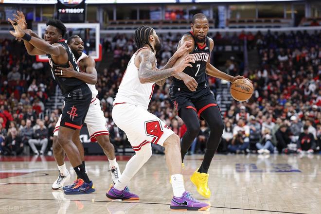 文班亚马26+14+4+5创纪录力压群雄当选今日最佳球