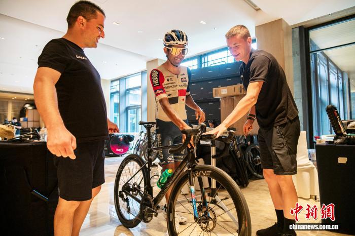 第十三届环太湖国际公路自行车赛将启，骑行爱