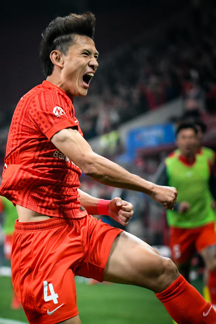 海港逆转取胜积分转正 奥斯卡退役引发关注